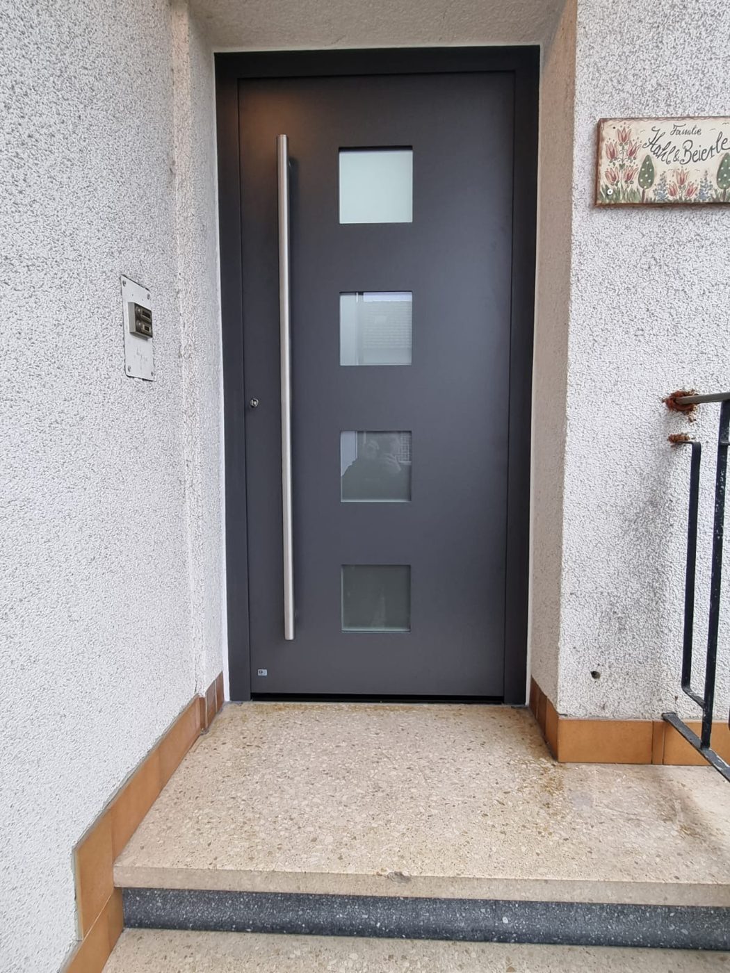 Moderne Anthrazit-Haustür – WB Bauelemente Referenz