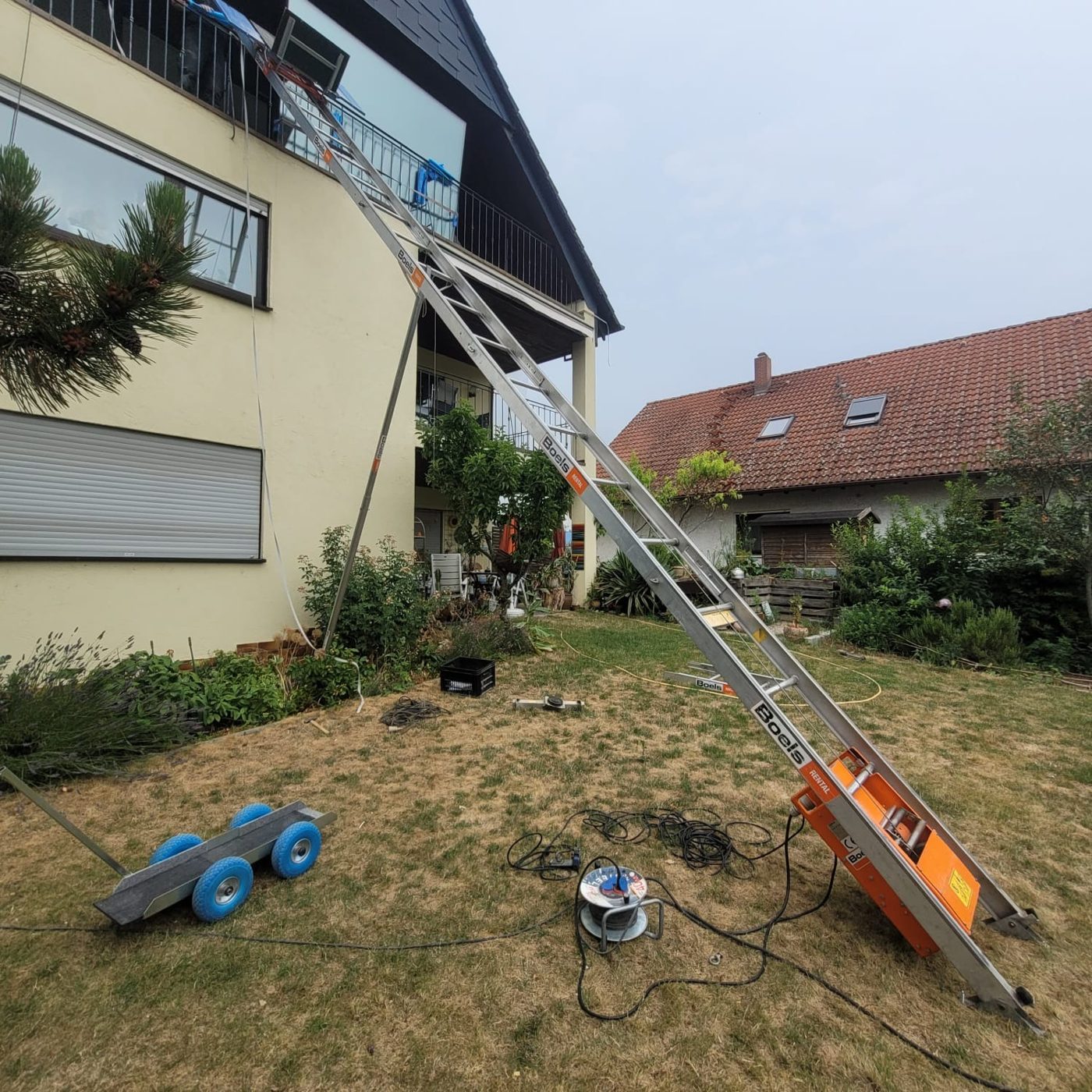 Fenstermontage am Einfamilienhaus – WB Bauelemente Referenz